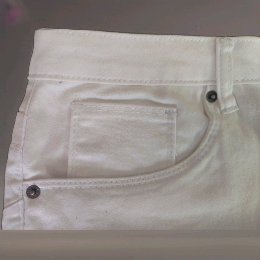Hybrid & Company Women's White Chino Shorts Size 22 Cotton Twill Pockets Stretch - Picture 2 of 7